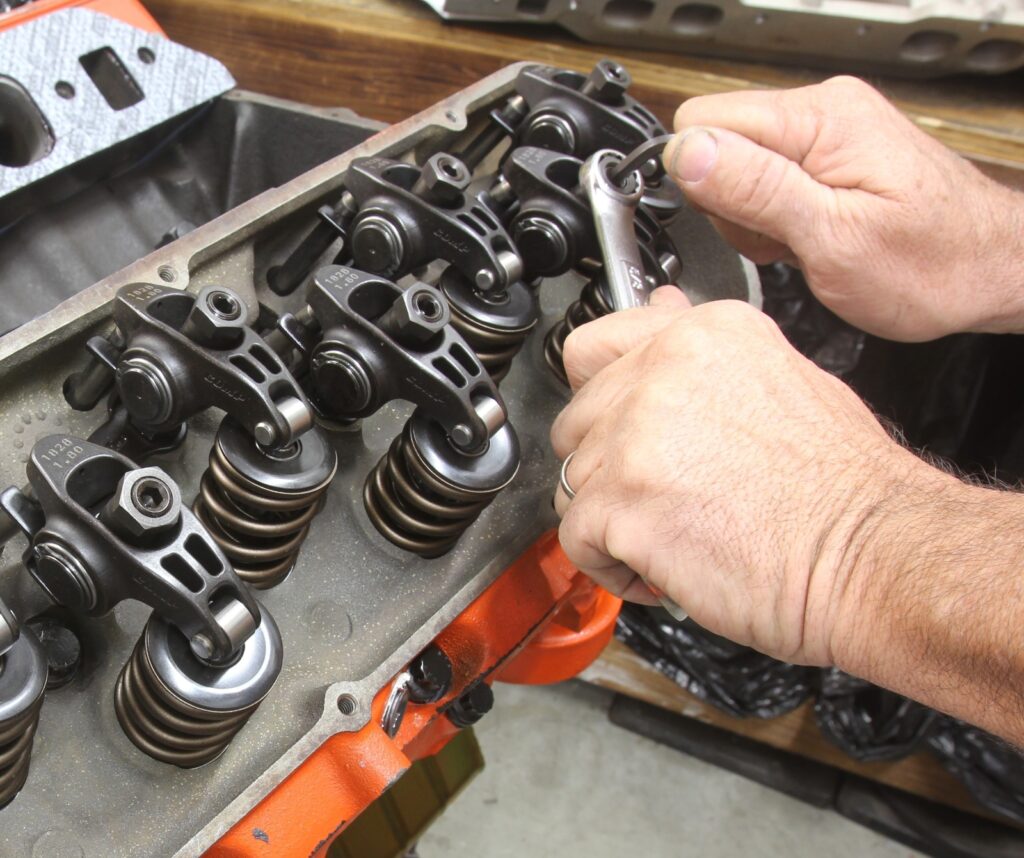 Setting valve lash on a big block Chevy