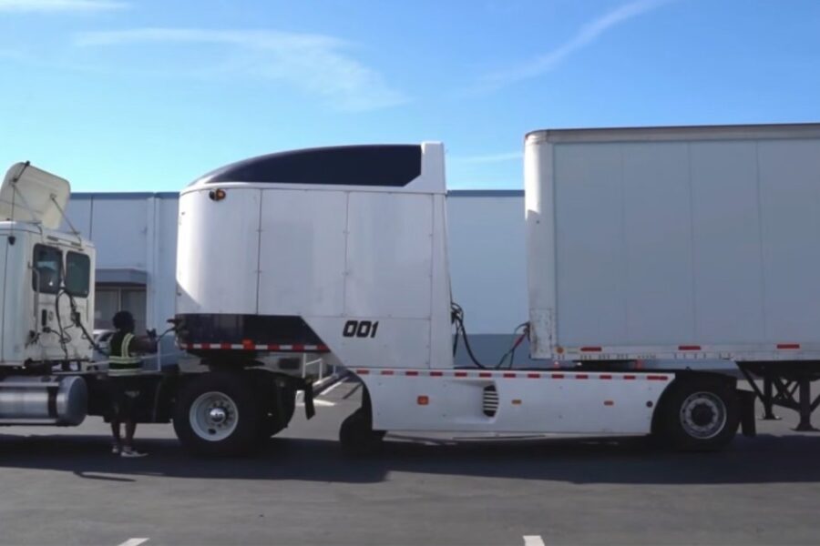 Battery-Powered Semi Truck ‘Backpack’ Converts Diesel Big Rigs to Hybrids. But Why?